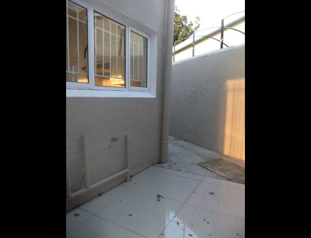 2 bed property to rent in OBSERVATORY